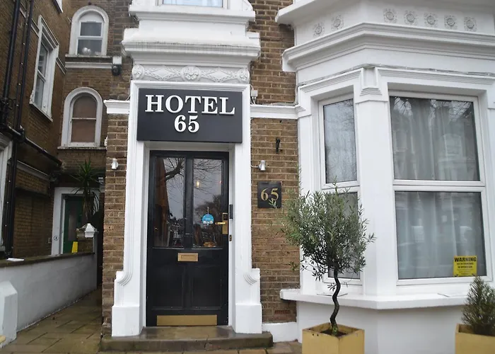65Hotel Londres